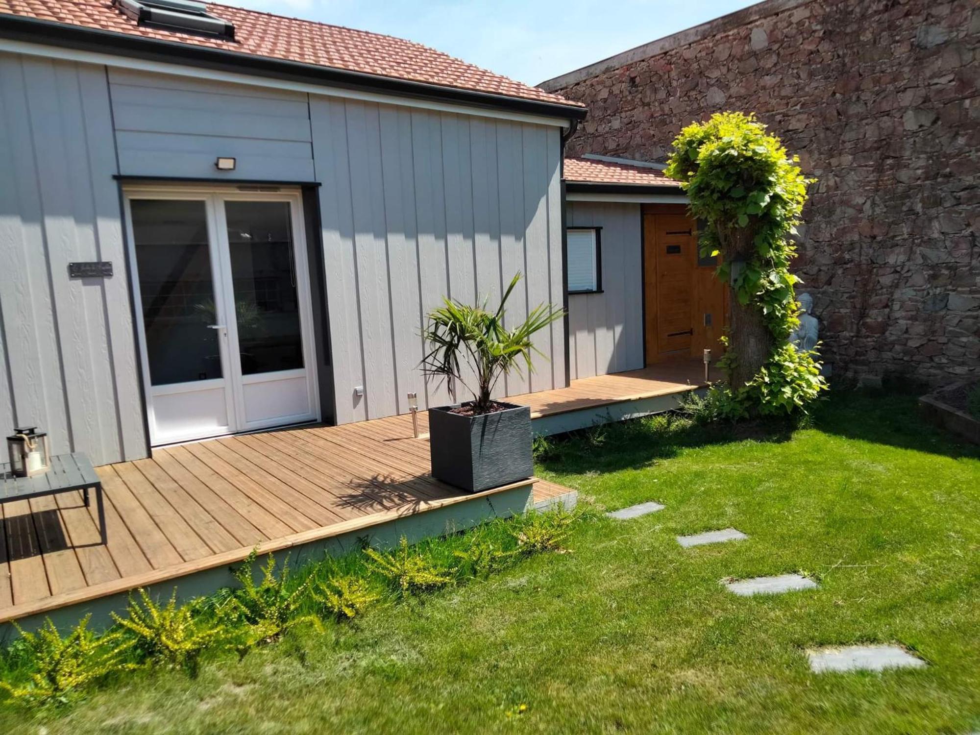 Sejour Au Jardin De Cupidon Avec Jacuzzi Et Sauna Balbigny Экстерьер фото